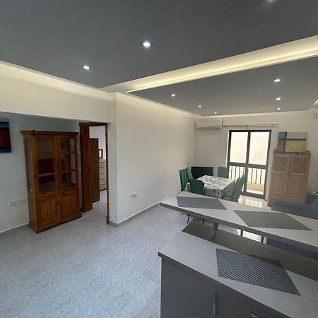 No 6 Poseidon Apartment Saint Julian's Εξωτερικό φωτογραφία